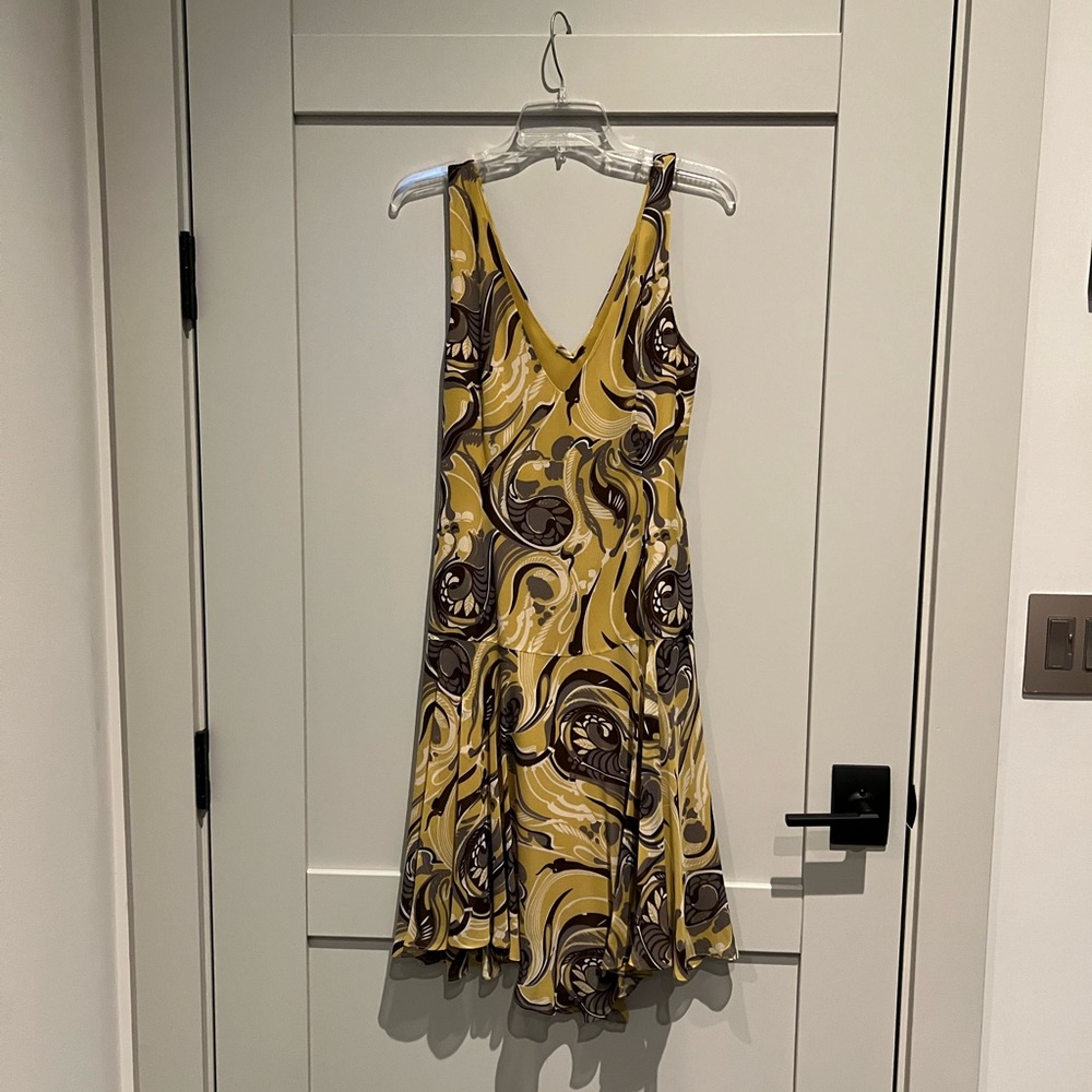 BCBG Maxazria 90’s Vintage Couture Collection Dress. Fit and flare ruffle accent